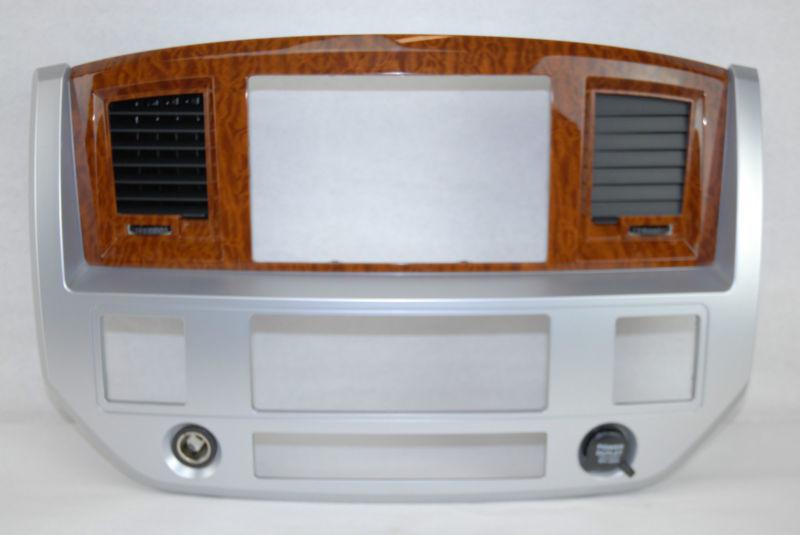 Dodge ram gps radio bezel woodgrain dash new oem 5jz131z2ad double din 06-09