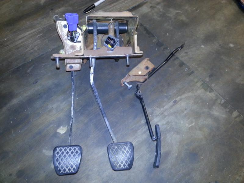 Geo metro 5 speed pedal assembly  brake clutch gas pedals  95-01