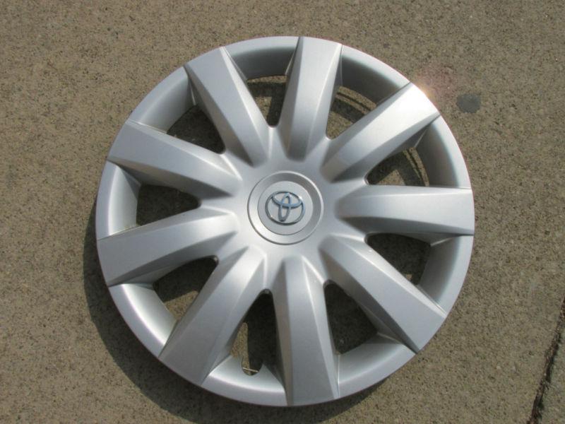 04 05 06 toyota camry 15 inch wheel cover