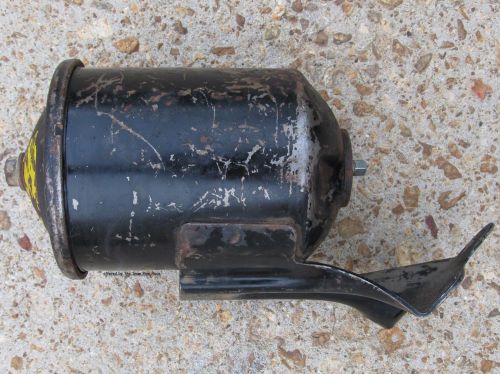Vintage oil filter canister