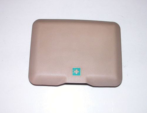 W123 mercedes benz first aid kit box  beige  oem  123 865 00 53