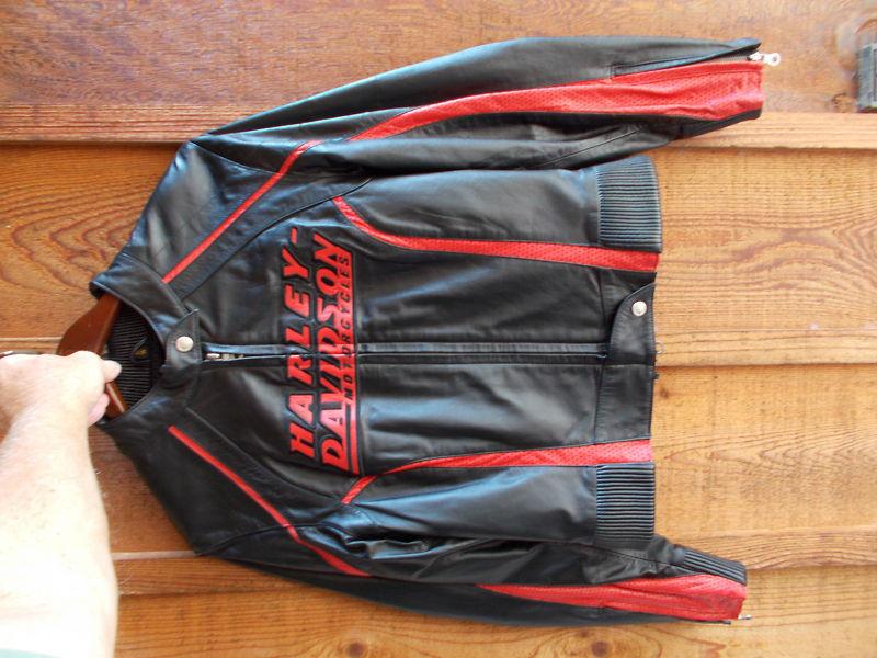 Ladies genuine harley davidson  leather jacket,..excellent condition small