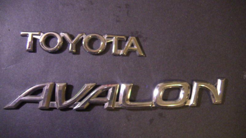 Toyota avalon rear trunk emblem logo chrome 
