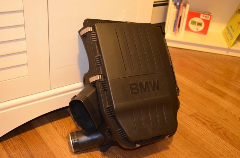 Bmw e90 e92 e88 e60 e61 airbox cleaner air filter from a 2007 335xi sedan