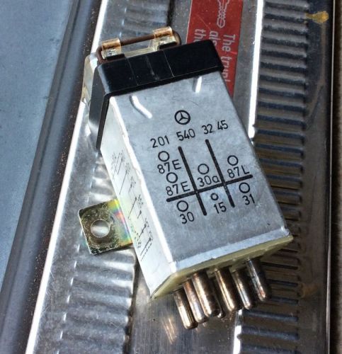 Mercedes ovp over voltage protection relay 2015403245 w124 w126 w201