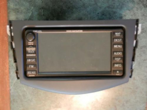 Toyota rav4 navigation/stereo unit e7019