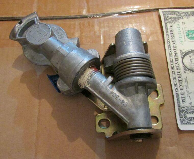 Sloan gladhand swing service hose connector, 441102 semi truck, air brakes, new