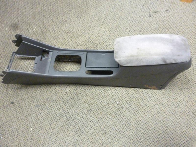 98 99 00 01 02 honda accord 4dr auto trans center console armrest cup holder oem
