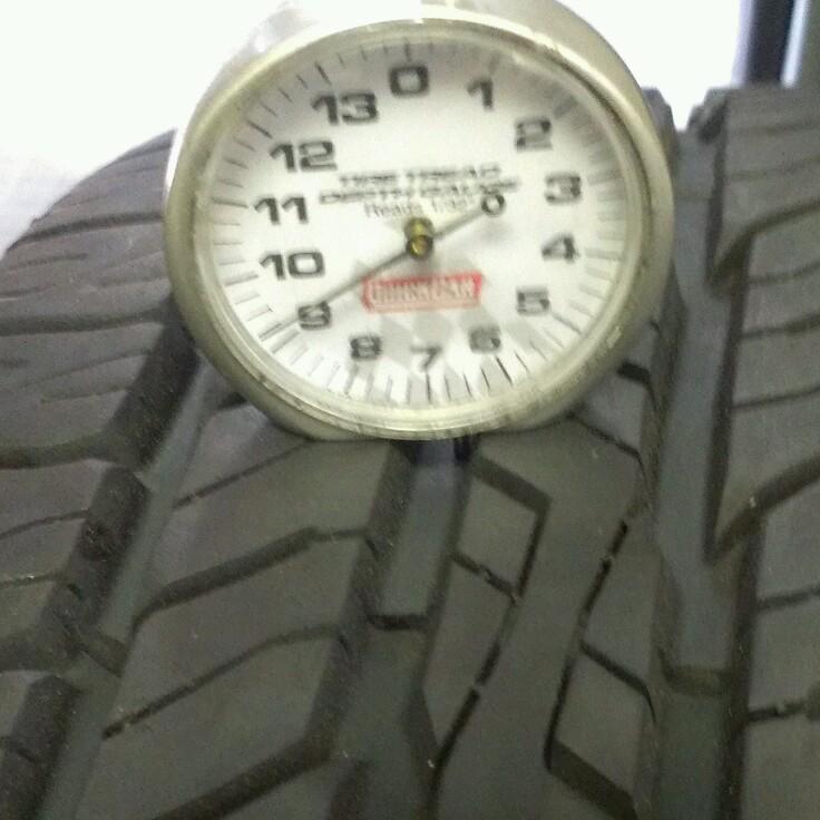 1 slightly used dunlop signature  225 65 16  tire with 90% tread!!!!!