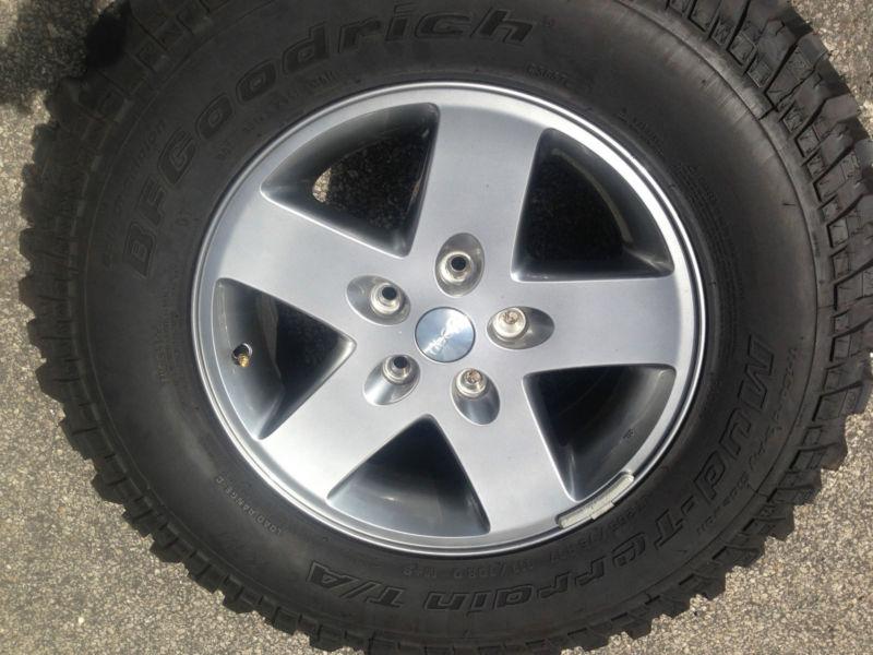  oem jeep rubicon factory wheel rim bfgoodrich tire '07-'13 1 wheel tire