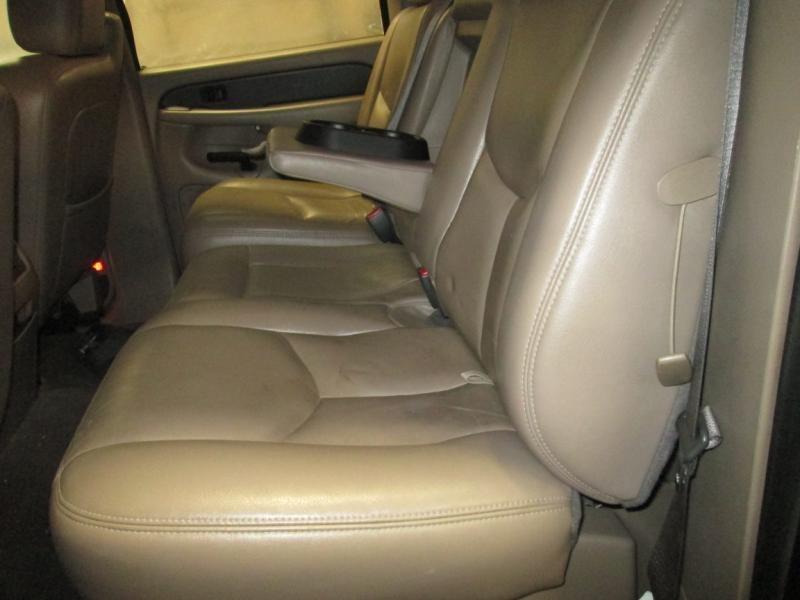 04 avalanche 1500 second row driver side rear seat 882391