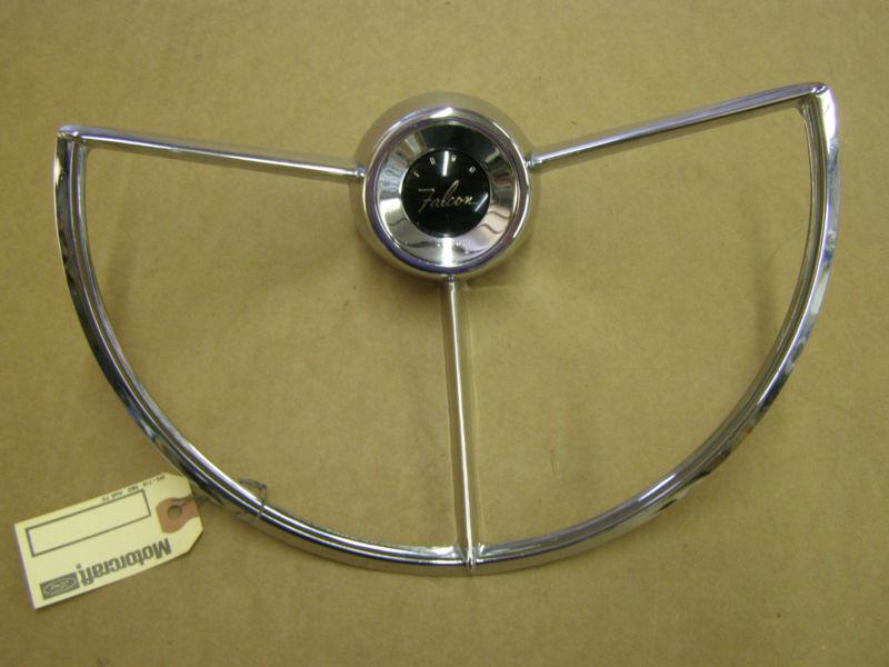 Nos oem ford 1960 - 1963 falcon steering wheel horn ring 1961 1962 emblem trim