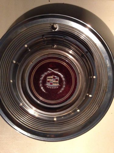 Vintage 1960&#039;s cadillac hubcap wheelcover 16&#034; rim
