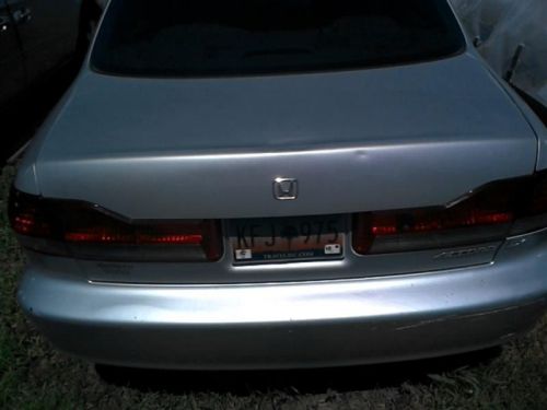 Trunk/hatch/tailgate sedan without spoiler fits 01-02 accord 60