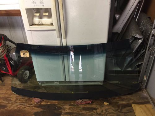 Windshield for 1990-1992 Cadillac Fleetwood, image 1
