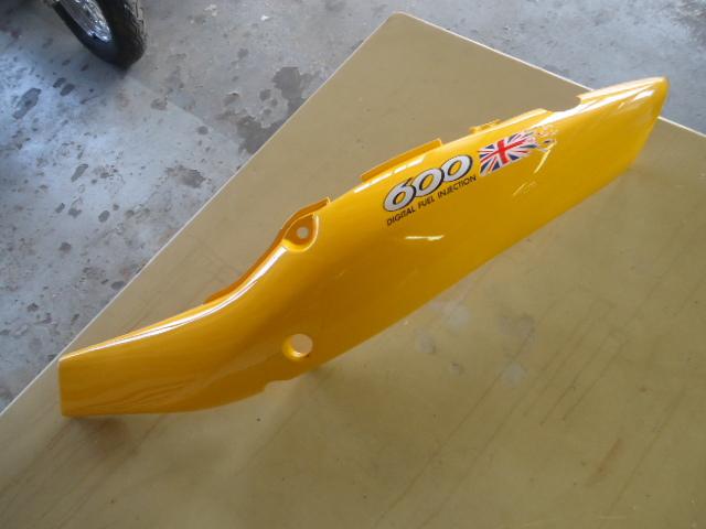 2001 triumph tt 600 yellow left side tail fairing back rear side cover cowl