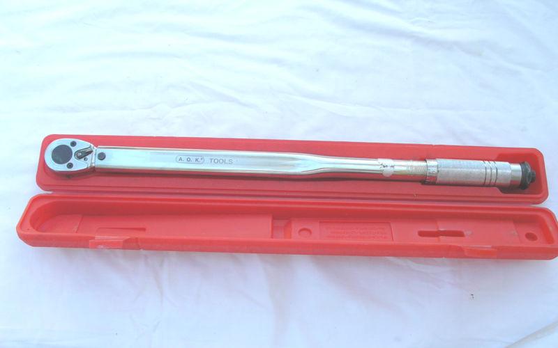 A.o.k. tools torque wrench w/case 1/2" drive 25 to 250 lbs 24 7/8" long  xx cond