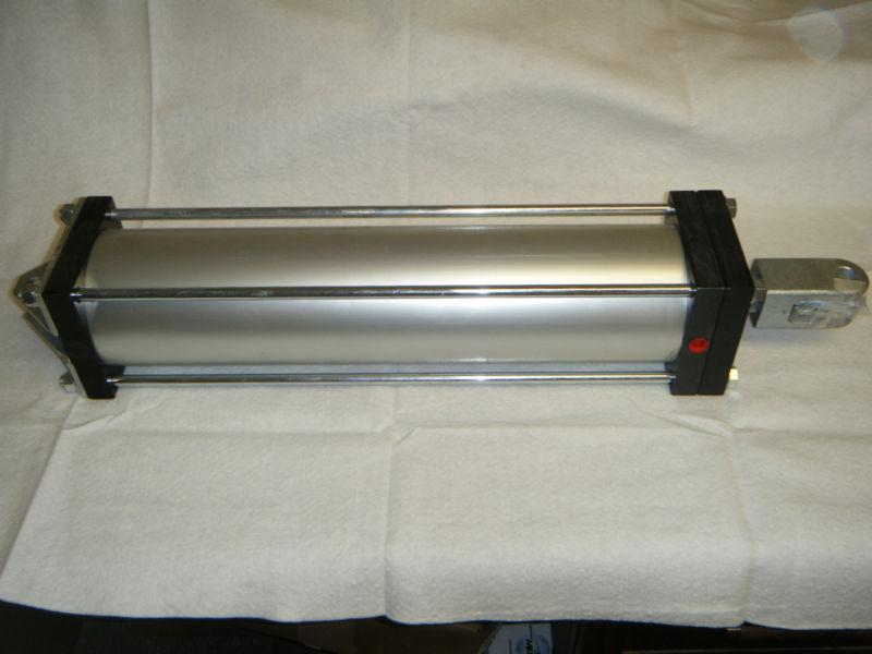 High lift tailgate pnuematic cyclinders