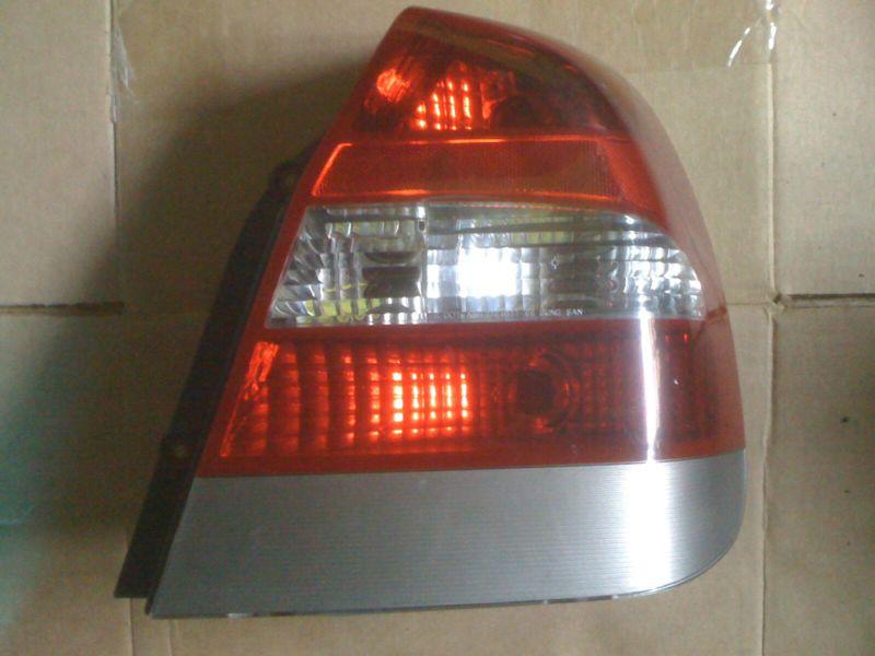 2000 2001 2002 01 02 daewoo nubira passenger side rear brake tail light lamp oem