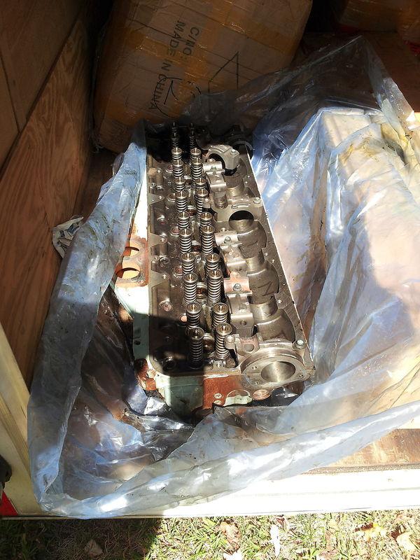 Detroit diesel core only cylinder head r23525377 and manifold e23535159