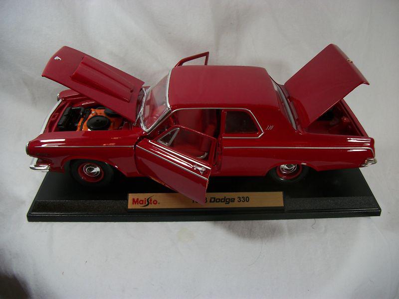 1963 dodge 330 maisto  scale 1:18 red display/toy car original with box