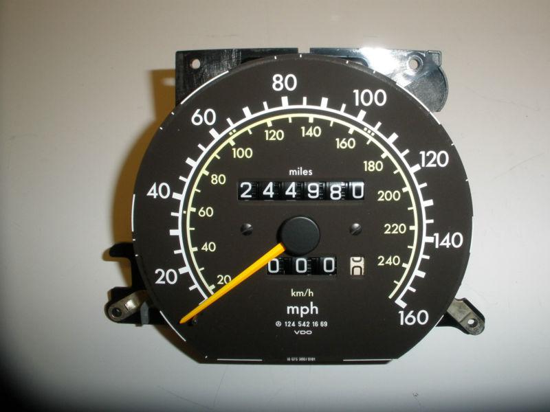 Mercedes  w124 instrument cluster speedometer 244,980 1245421669 300e 300te 