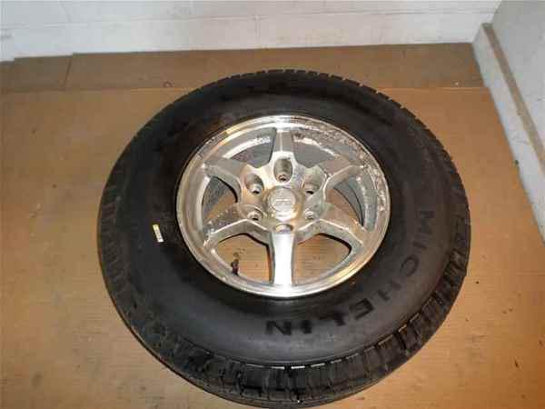 01 montero 16" rim wheel w/ tire