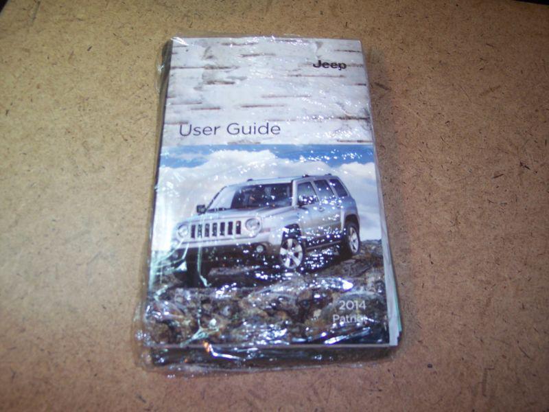 New 2014 jeep patriot owner manual guide with case--b0260