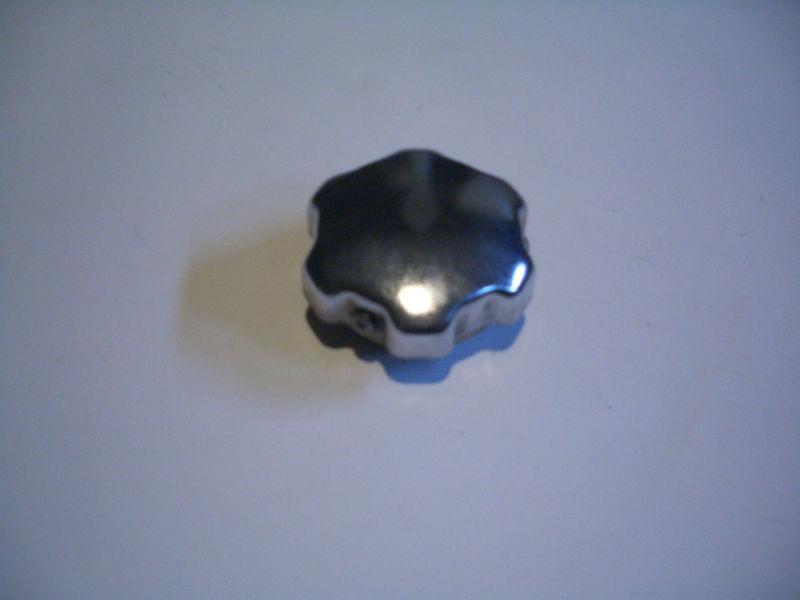 Volvo 240 242 244 245 740 early style oil filler cap