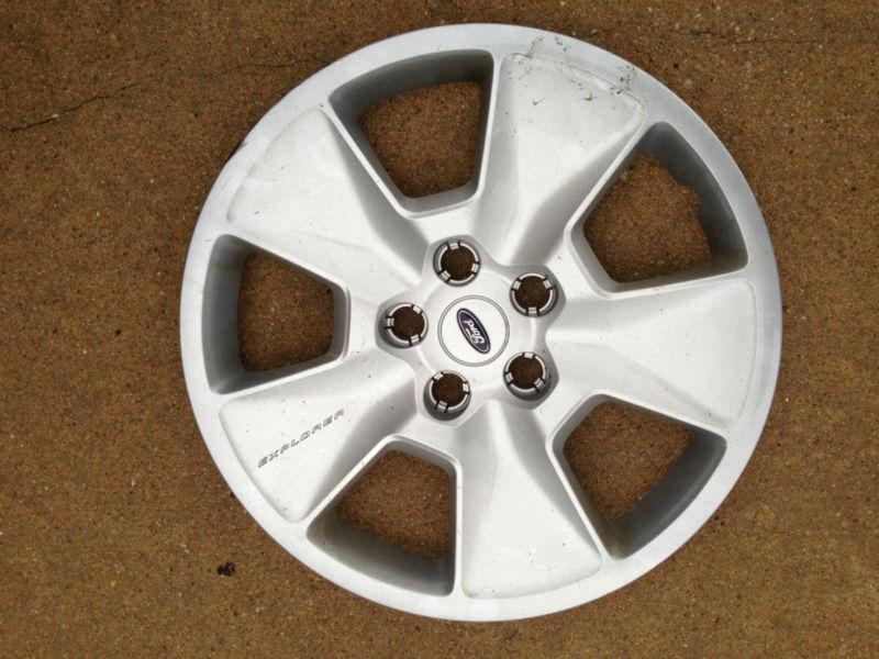 2011-2013 ford explorer - factory (oem) hubcap (bb53-1130-ab)