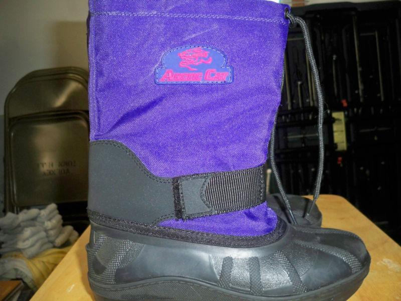 Arctic cat youth snowmobile boots - size 1 - slightly used condition