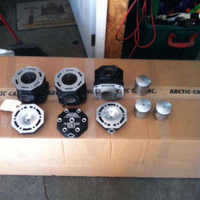 New arctic cat zrt 800 cylinders pistons and heads. nis take off parts.