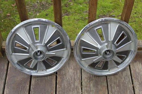 Vintage mustang 1966 hubcaps with spinners (2)