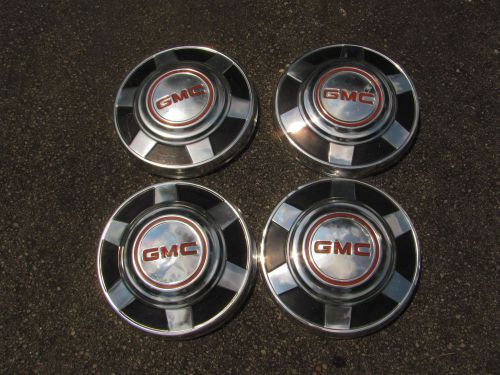 1982  gmc truck  hub caps 3/4 ton c 20 good condition 1970 1971 1972 1973