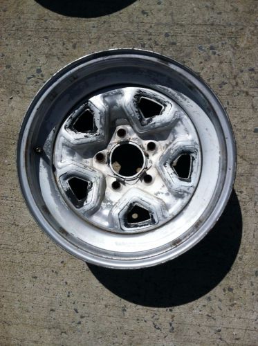 (1) 15 x 7 chevy rally wheel 5 on 4 3/4&#034; lug pattern, 3 3/4&#034; bs gmc gm steel s10