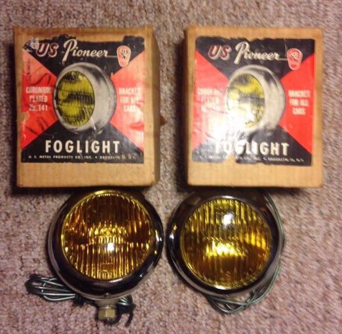 Vintage pair of nos us pioneer foglight # 141 with original box