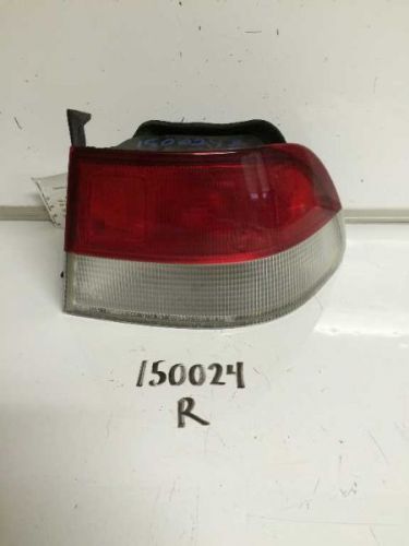 99 00 honda civic tail light cpe right side red and white type qtr mounted