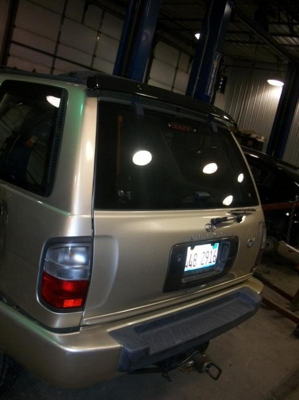 97 98 99 pathfinder back glass from 12/98 vin 5 7th digit w/privacy