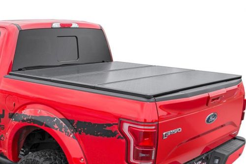 Chevy hard tri-fold bed cover (07-13 1500 pu - 5&#039; 5&#034; bed w/o cargo mgmt)