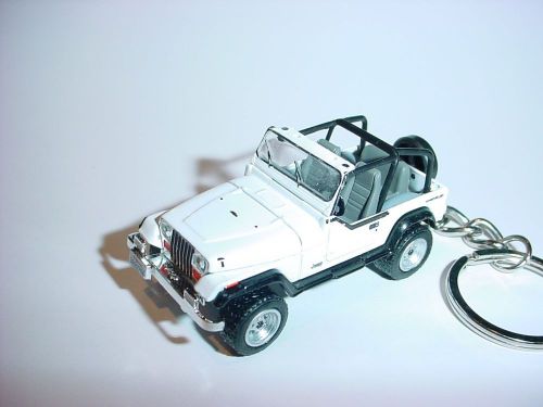 New 3d white jeep wrangler custom keychain keyring key 4x4 offroad sahara 1993