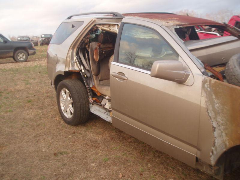 2004 cadillac srx  parts call or message and i will post part sk#7704