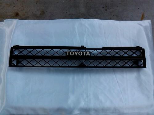 Toyota corolla 1985 sr5 front grill