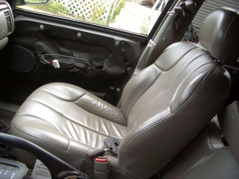 1999-2004 jeep grand cherokee larado rightside heated/power leather seat