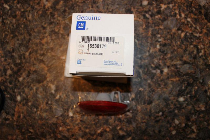 Genuine gm - chevrolet part # 16530179 factory original lens - red