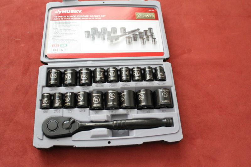 Husky black chrome socket set 19-piece 801 023 2 sku # 801023 new