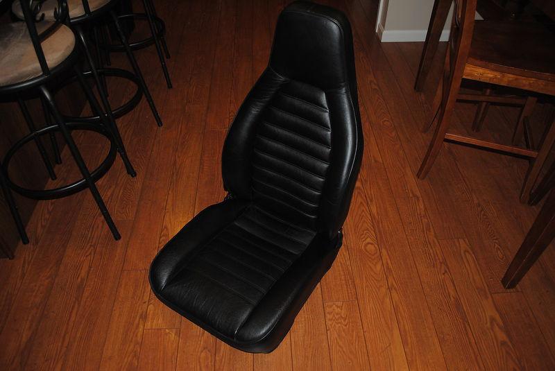 Passenger seat, very nice black leather porsche 924 944 911 like new (tombstone)
