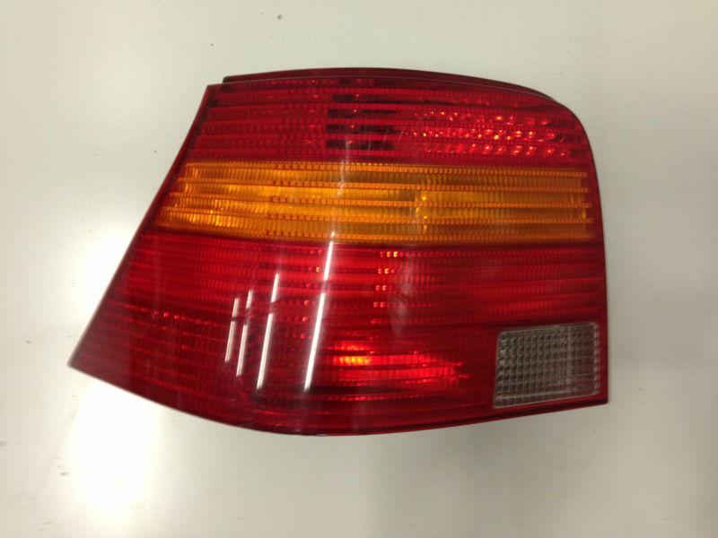 2000 vw golf left tail light w bulb socket