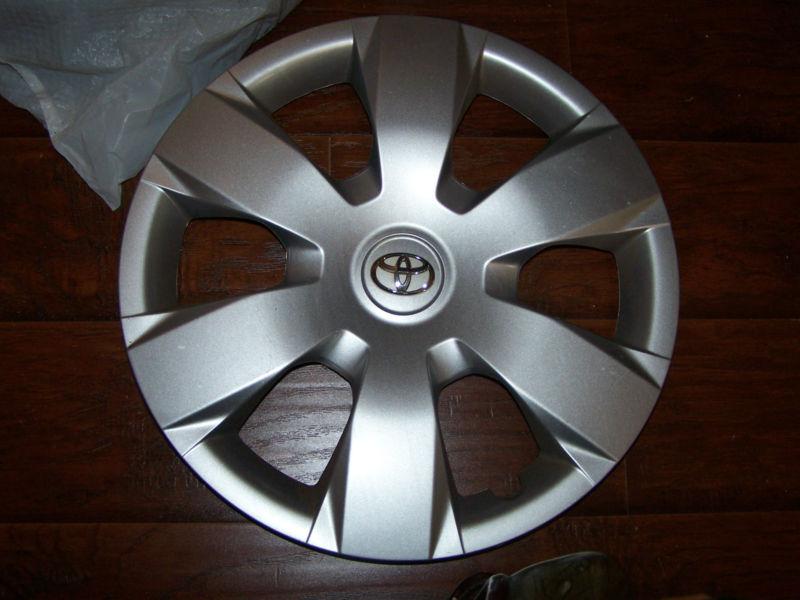 New (4) toyota wheel covers 16" (free shipping)