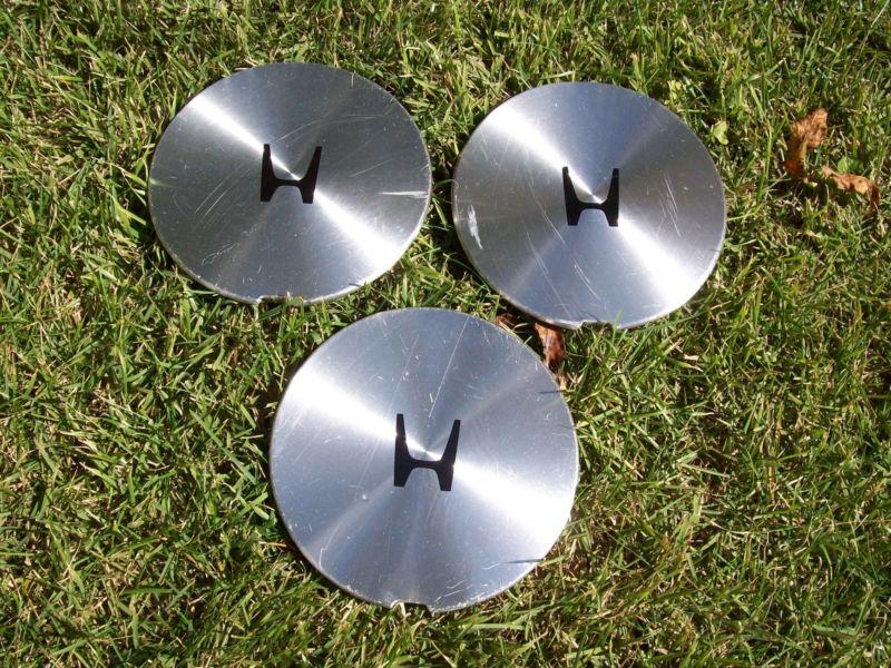 Honda accord center caps set of three  44742-sm4-a300