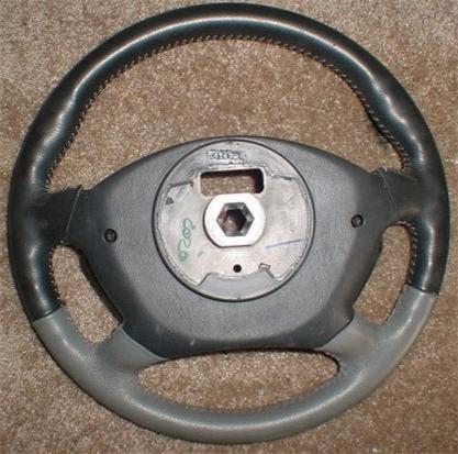 2007 ford focus sedan black/grey leather steering wheel ***no reserve***